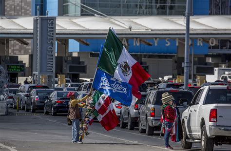 Filas De Hasta 5 Horas En Garitas De La Frontera México Estados Unidos Infobae