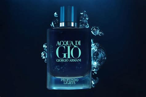 Giorgio Armani 推出 Acqua Di Giò Profondo Lights 男士限量版香水，深入掀开海洋的神秘面纱