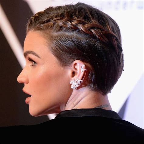 27 Ways To Tie Your Hair Back If Its Super Short Glamour Uk