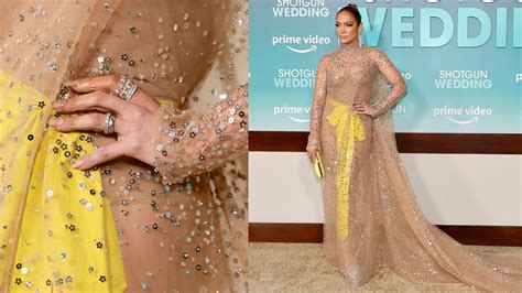 Especialista Comenta Sobre As Unhas Glossy Aposta De Jennifer Lopez