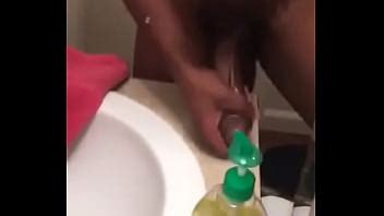 ordeñando mis bolas antes de que llegue mi novia XVIDEOS