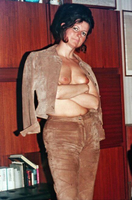 Swinging Tits B Selina Porn Pic