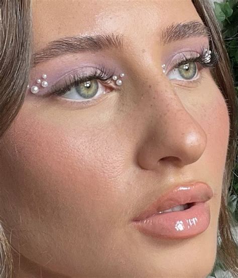 Aesthetic Makeup Ideas Aesthetic Makeup Rhinestone Makeup Makeup