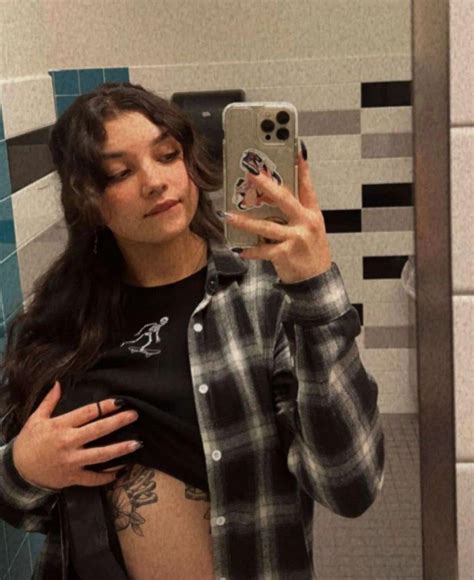 Big Tits 19Yo Slut Bri Exposed On Kik - Porn - EroMe