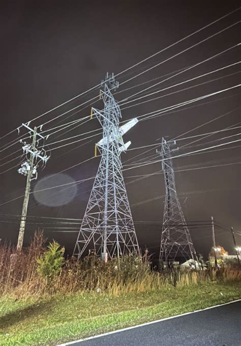 2 Trapped In Plane Dangling From Power Lines 100 Feet In Air Following