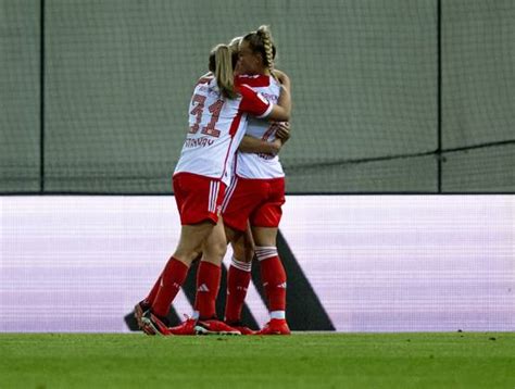 Georgia Stanway Fc Bayern Muenchen Frauen And Maximiliane Rall Fc