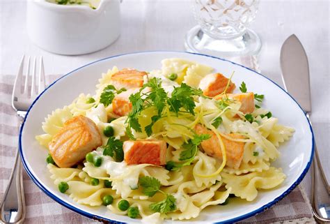 Farfalle mit Lachs Zitronensoße Becel Zitronensoße Rezepte Lecker