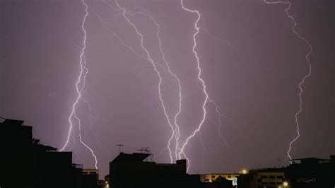 Raios E Trov Es Veja A Explica O Para A Tempestade Desta Quarta