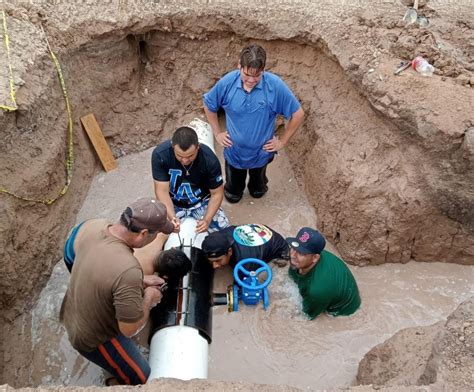 Atienden Fuga De Agua En Poniente De Lerdo El Siglo De Torre N