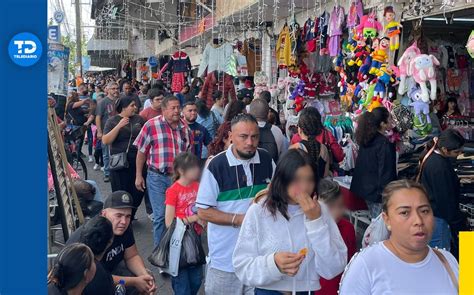 Tapatíos realizan compras de pánico ante la llegada de la Navidad