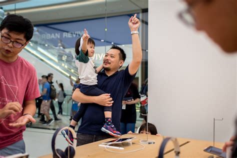 Apple opens its second store in Singapore at the iconic Jewel in Changi ...