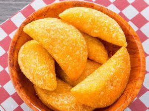 Sabor y tradición Empanada de yuca y maíz