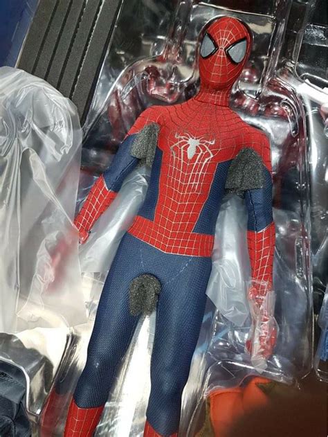 Hot Toys Amazing Spiderman Hobbies Toys Toys Games On Carousell