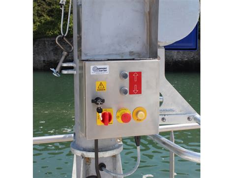 SEIMI Equipements Marine Potence électrique type UW1