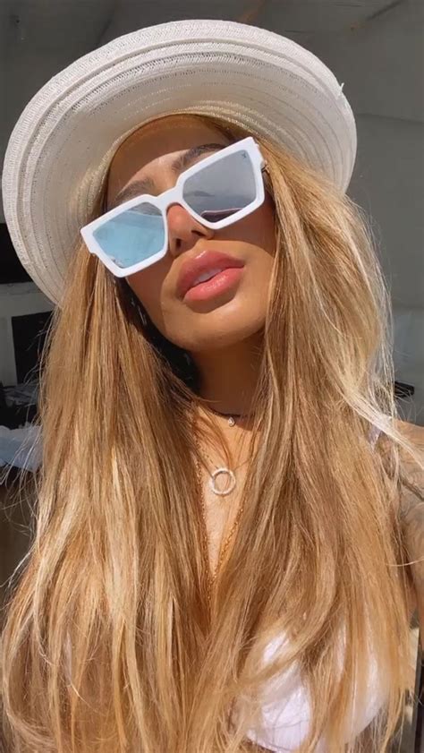 Em G I Neymar Di N Bikini Khoe D Ng H T H N B O D N Tr