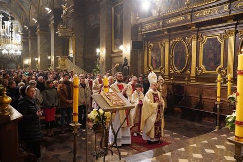 Biskup Marian Florczyk O P Nocy Przewodniczy Pasterce W Bazylice