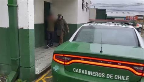 Lo Pillaron Chanchito Carabineros Detuvo A Sujeto Al Interior De Una