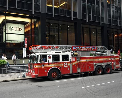 E008l Fdny Midtown Hi Rise Ladder 2 Midtown Manhattan New York City