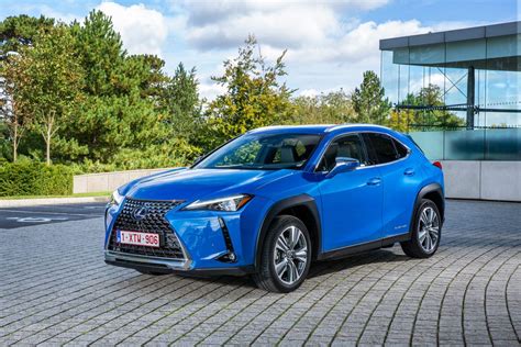 Lexus UX300e Review | Electrifying