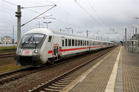 Bpmbdzf Mit Schublok 120 119 3 Als IC 2303 Linie 28 Von Berlin Hbf