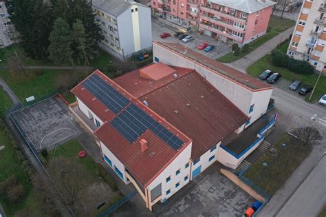 Foto Na Pet Kri Eva Kih Javnih Ustanova Postavljene Solarne Elektrane