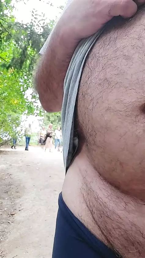 Vídeos gay de Mostrando polla en público gratis xHamster