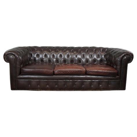 Dazzling old Chesterfield sofa full of allure, 3 seater For Sale at 1stDibs