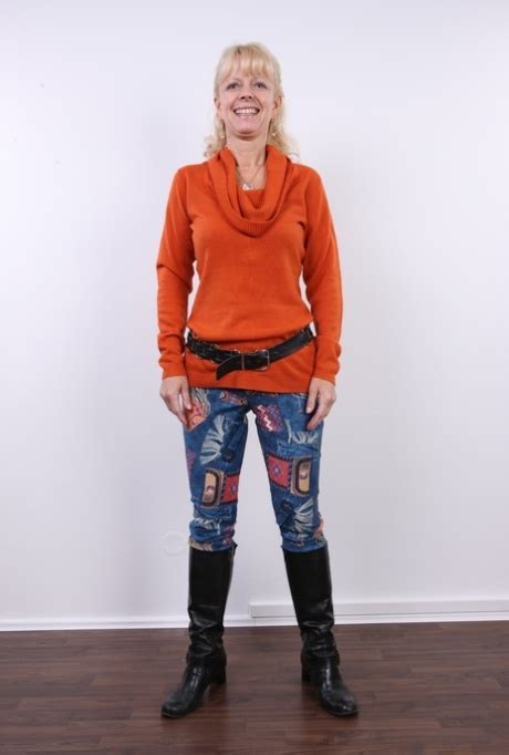 Older Blonde Lady Milena Stands Naked During Her Nude Modelling Debut CoedCherry