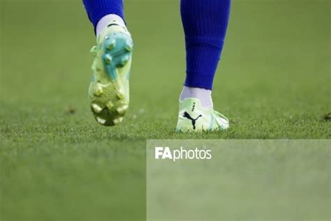 1 nữ idol hẹn hò cầu thủ siêu hot tiện thể làm mối chị em cùng nhóm cho thần đồng bóng đá xứ Hàn