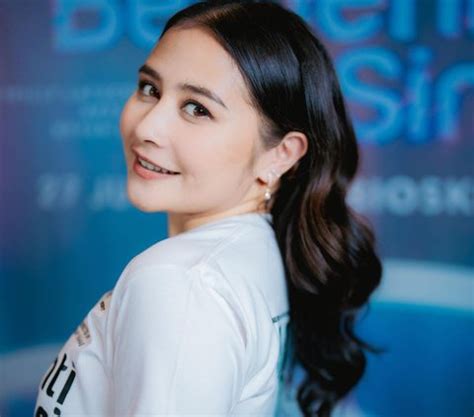 Bocah Imut Ini Ternyata Artis Papan Atas Kini Jadi Dosen Di Usia Muda