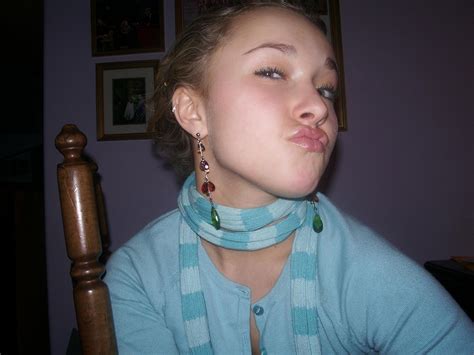 Hayden Panettiere Candids Self Shots NUDE