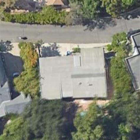 Glen Powell's House in Los Angeles, CA - Virtual Globetrotting