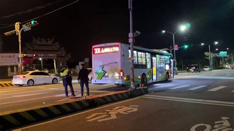 影台中死亡車禍！男疑闖紅燈遭公車撞飛 搶救12小時不治 中天新聞網