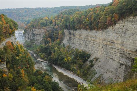 Hiking Letchworth Gorge Trail From Upper To Lower Falls In Letchworth