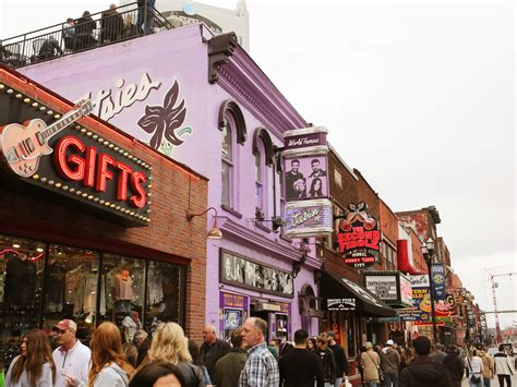 bars in music row nashville 3