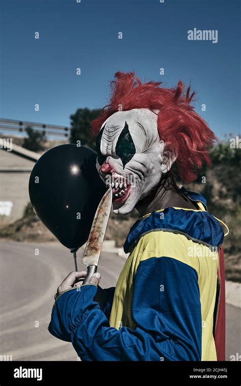 Scary Clowns With Knife