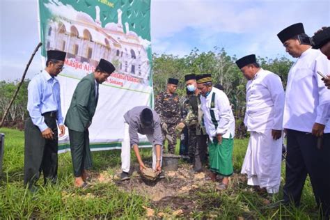 Jarot Winarno Letakan Batu Pertama Pembangunan Masjid Al Islah NU