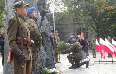 Pod pomnikiem Armii Krajowej w Kielcach przypomniano o Polskim Państwie