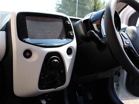 Peugeot 108 Interior Pictures - Peugeot 108 Review