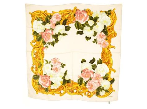 Chanel Silk scarves Pink ref.616308 - Joli Closet