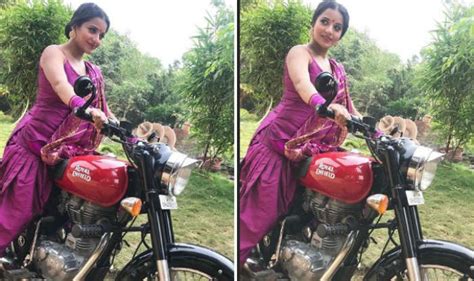 Bhojpuri Hot Actress And Nazar Fame Monalisas Sexy Dance On Badri Ki Dulhania Will Make Your