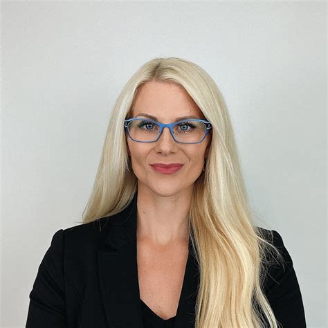 Joanna Robinson - YouTube