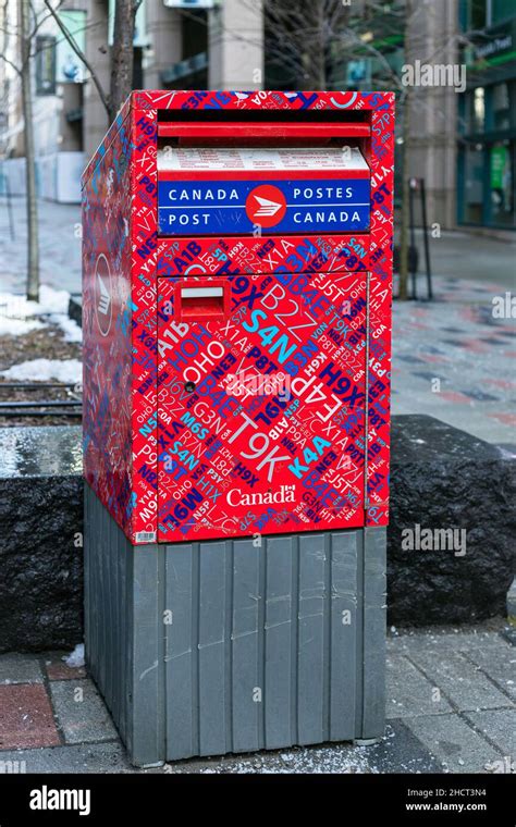 Canada Post Parcel Locker Hi Res Stock Photography And Images Alamy