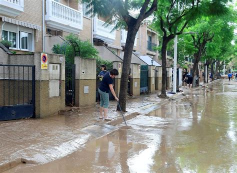 Hiszpania Co Najmniej Ofiary Miertelne Gwa Townych Powodzi