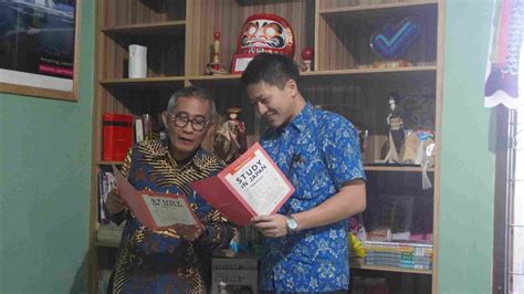 Konsulat Jenderal Jepang Di Surabaya Kunjungi Japan Corner Milik Unusa