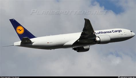 D ALFD Lufthansa Cargo Boeing 777 FBT Photo By Tom Mousel ID 752837