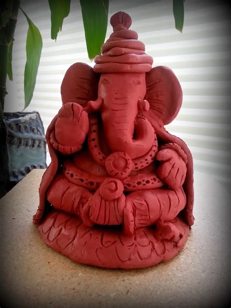 DesiKalakar: Handmade eco friendly Ganpati idols for the past few years!