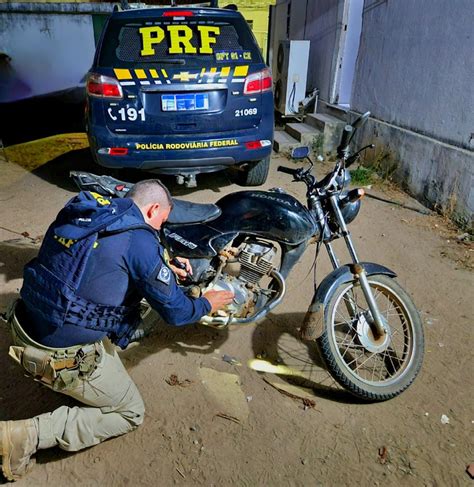 PRF recupera motocicleta adulterada em São Luís do Curu CE Polícia