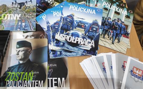 Olkuscy policjanci promują swój zawód na Targach Pracy 2023