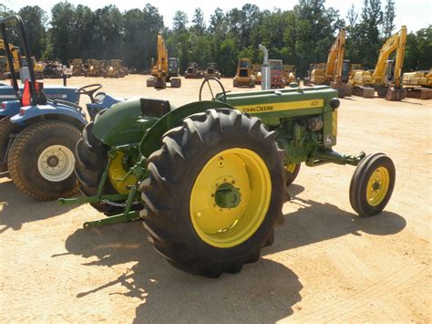 John Deere 420 2wd Farm Tractor